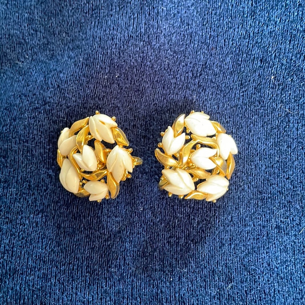 Vintage Clip On Earrings